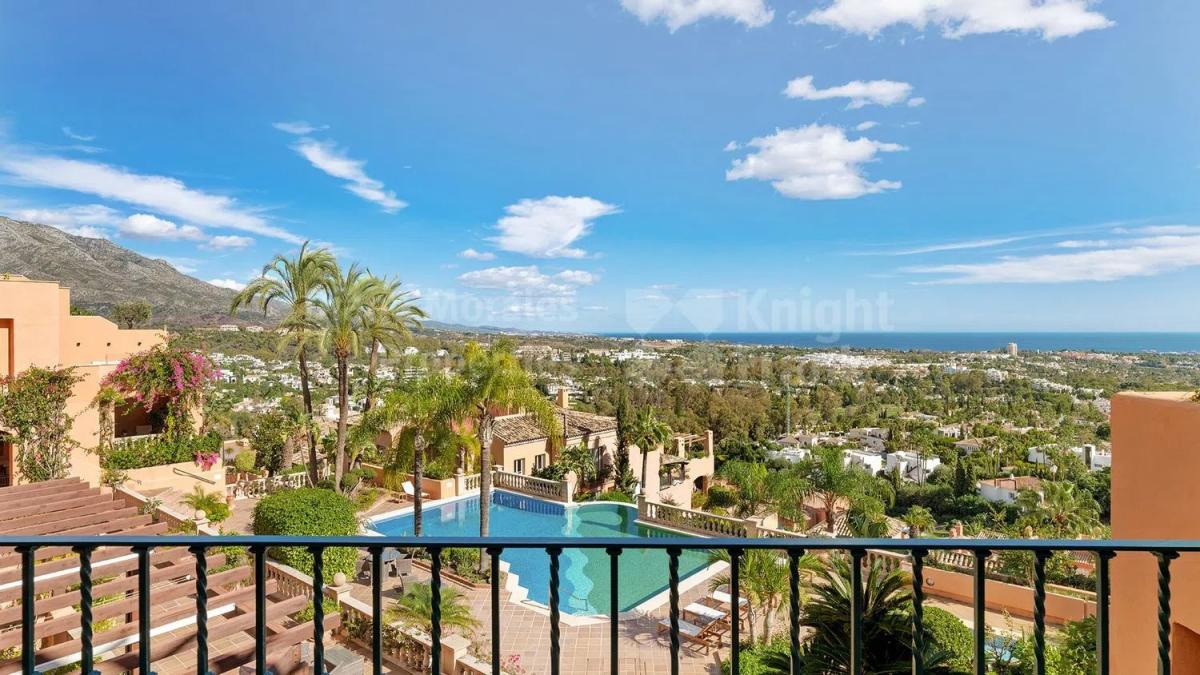 Sprzedaż duplexu w Barrio Los Naranjos, Marbella photo 1