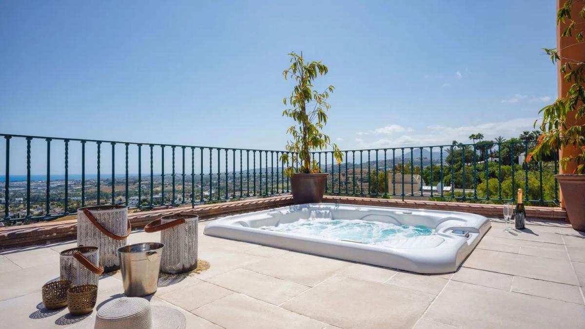Sprzedaż duplexu w Barrio Los Naranjos, Marbella photo 2
