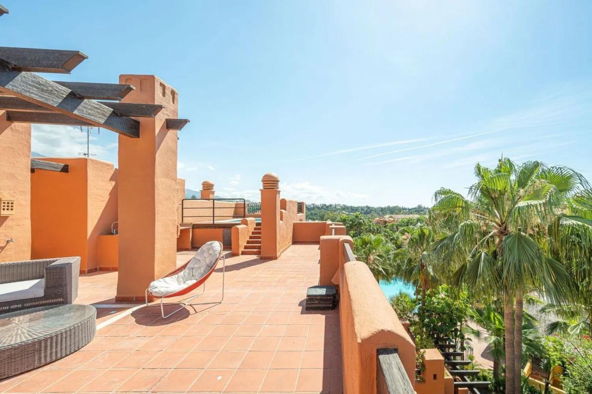 Sprzedaż duplexu w Avenida Príncipe Salman, 3, Marbella photo 2