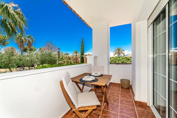 Chalet independiente en venta en  Urbanización Atalaya Río Verde, Marbella photo 3