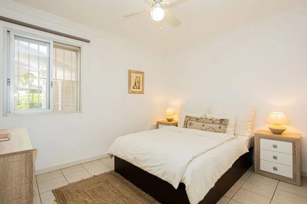 Piso en venta en Calle el Califa, Marbella thumbnail 2
