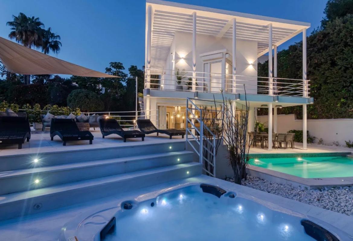 Venta de chalet independiente en Calle los Gladiolos, Marbella
photo 1