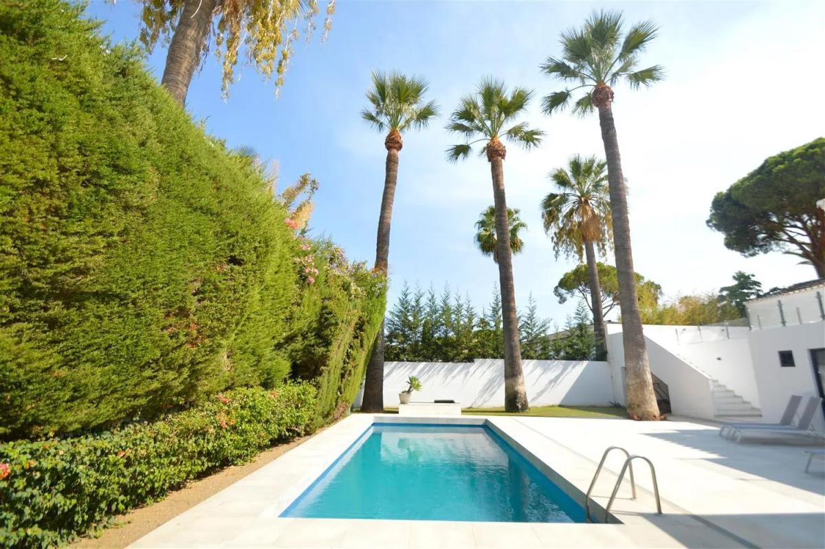Venta de chalet independiente en Calle Londres, 1, Marbella
 photo 2
