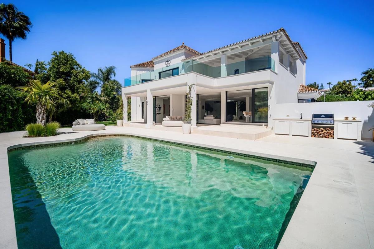 Venta de chalet independiente en Calle paris, Marbella
photo 2