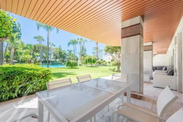 Дуплекс на продажу в Barrio Puerto Banús, Марбелья photo 1