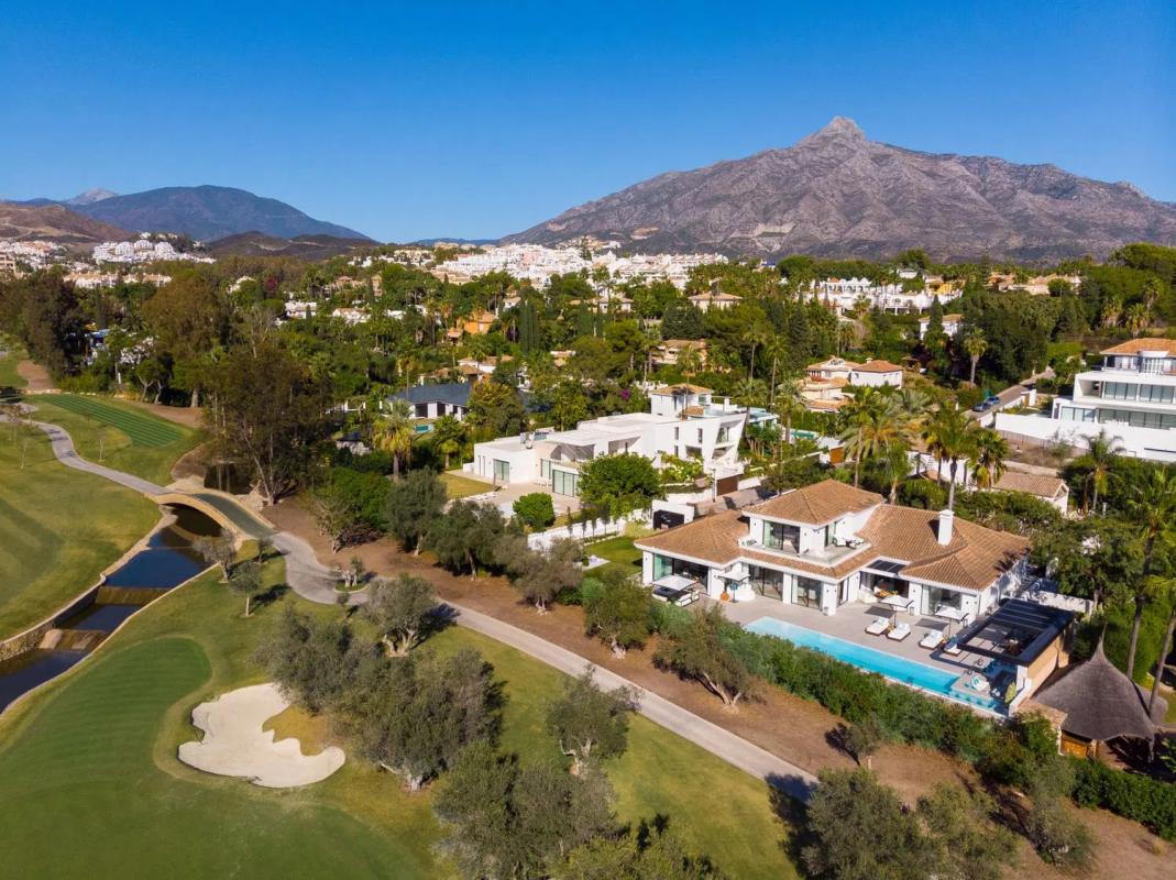 Venta de chalet independiente en Barrio Las Brisas, Marbella
 photo 2