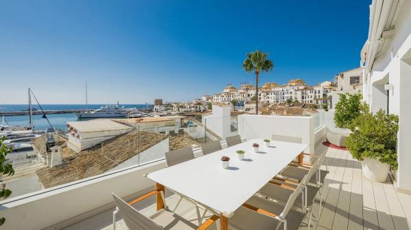 Penthouse for sale in  Avenida de Julio Iglesias, Marbella photo 3