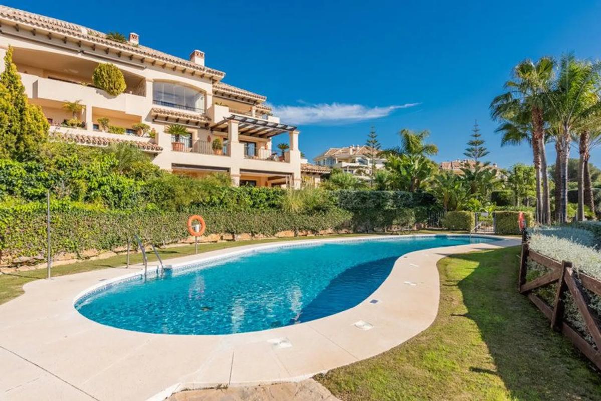 Sprzedaż duplexu w Calle las Aguilas, Marbella photo 2