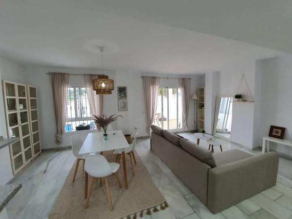 Penthouse for sale in  Barrio Las Brisas, Marbella photo 2