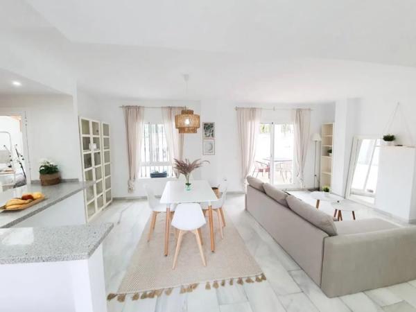 Penthouse for sale in  Barrio Los Naranjos, Marbella photo 1