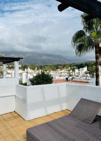 Penthouse for sale in  Barrio Los Naranjos, Marbella photo 3