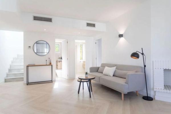 Penthouse for sale in  Urbanización Los Naranjos de Marbella, Marbella photo 2