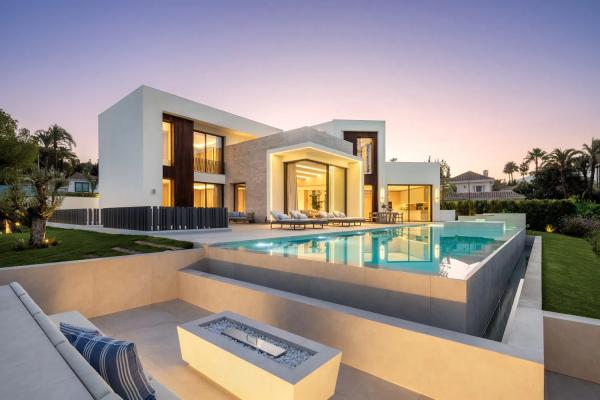 Wolnostojąca willa na sprzedaż w  Barrio Nueva Andalucía, Marbella photo 1