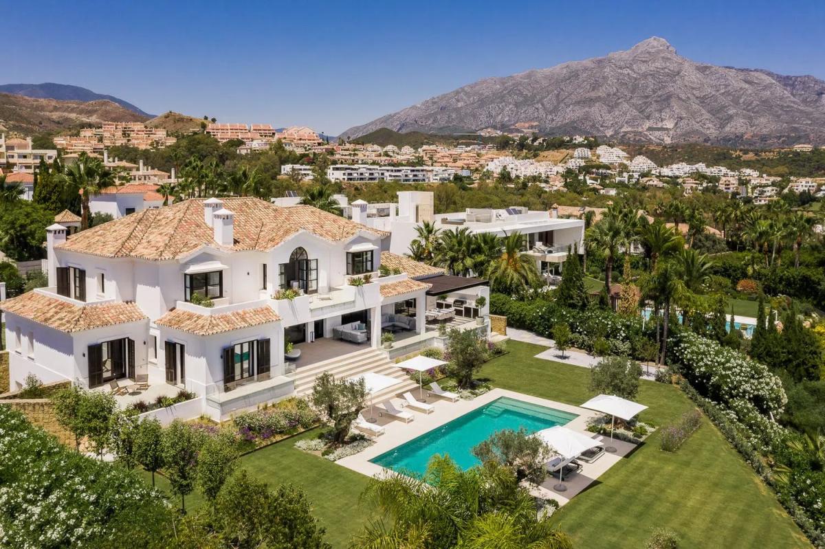Venta de chalet independiente en Barrio Los Naranjos, Marbella
photo 1