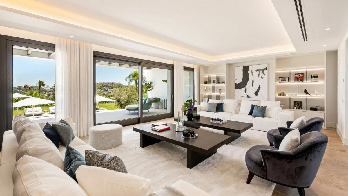 Venta de chalet independiente en Barrio Los Naranjos, Marbella
photo 2