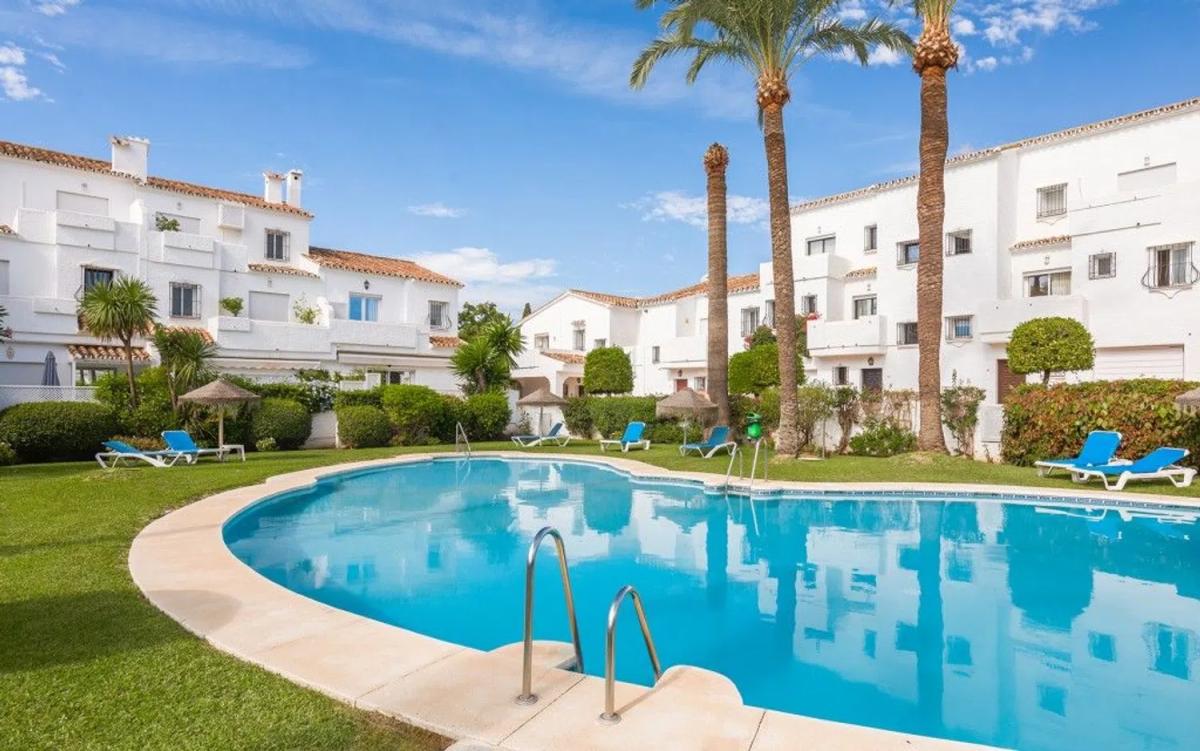 Venta de chalet independiente en Barrio Las Brisas, Marbella
photo 1