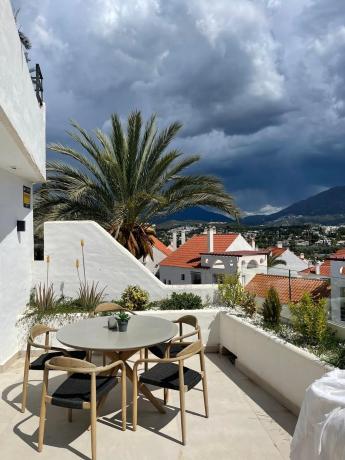 Piso en venta en  Calle Real, 1, Marbella photo 2