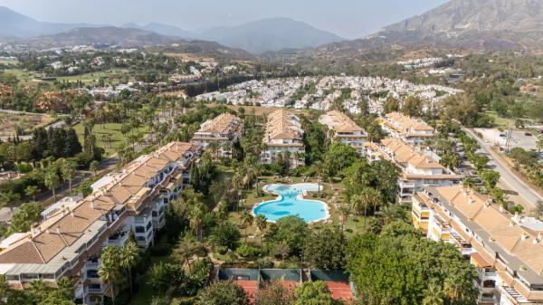 Penthouse for sale in  Avenida Avenue Príncipe Salman s/n, Marbella photo 2