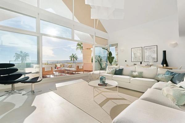 Penthouse for sale in  Barrio Los Naranjos, Marbella photo 1