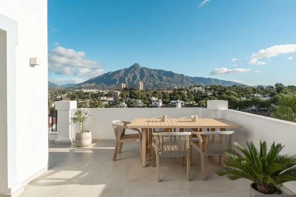 Penthouse for sale in  Avenida de Lola Flores, 16, Marbella photo 2