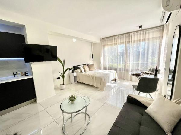 Studio for sale in Urbanizacion la Judia, Marbella thumbnail 1