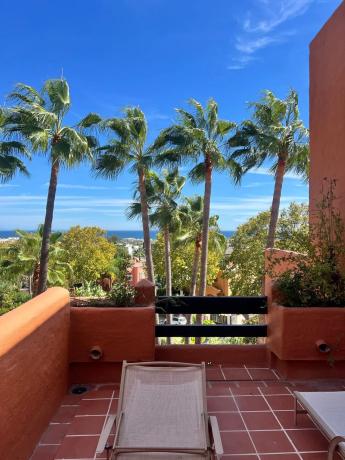 Penthouse for sale in  Calle Vasari, Marbella photo 1