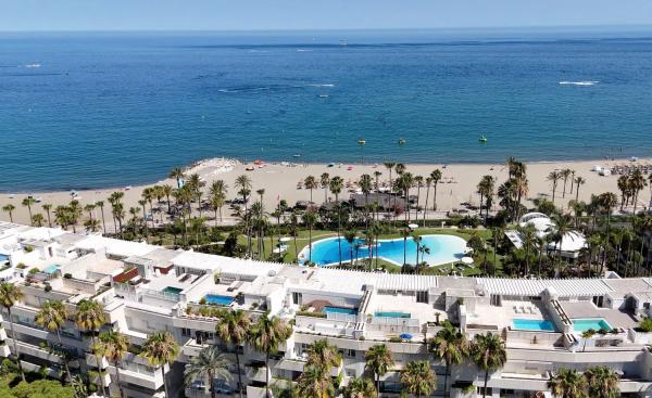 Penthouse for sale in  Calle los Granados, Marbella photo 2