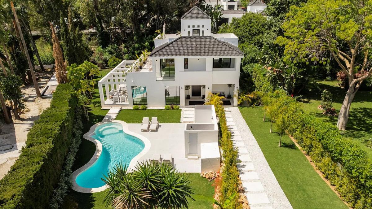 Venta de chalet independiente en Calle Londres, 11, Marbella
photo 1