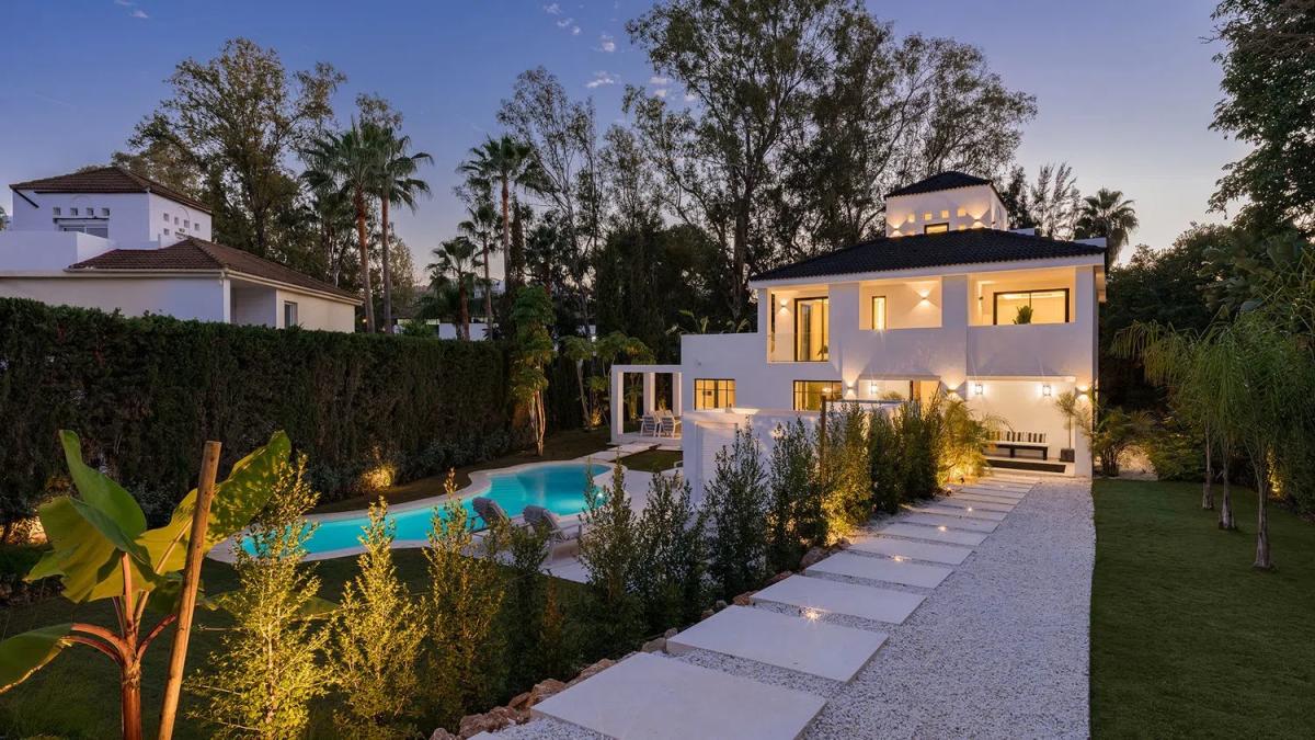 Venta de chalet independiente en Calle Londres, 11, Marbella
photo 3