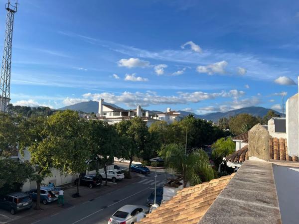 Dupleks na sprzedaż w Urbanización Los Naranjos de Marbella, 98, Marbella photo 1