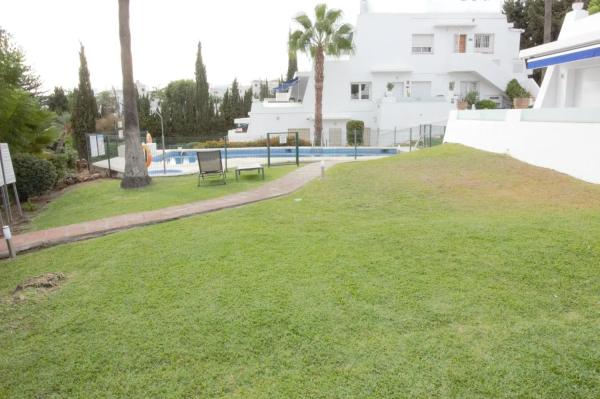 Piso en venta en Barrio Puerto Banús, Marbella thumbnail 2