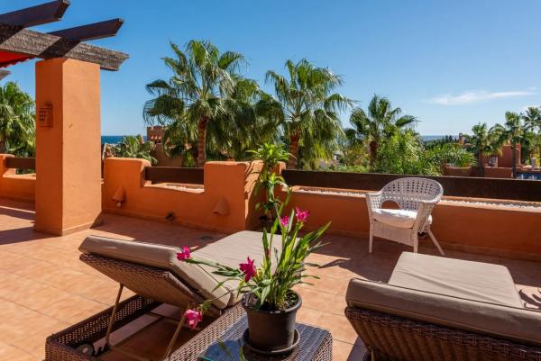 Dupleks na sprzedaż w Urbanización la Alzambra, 1, Marbella photo 1
