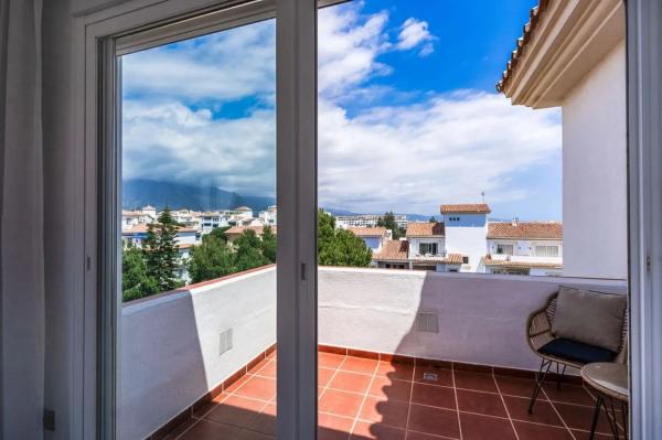 Dupleks na sprzedaż w Barrio Nueva Andalucía, Marbella thumbnail 2
