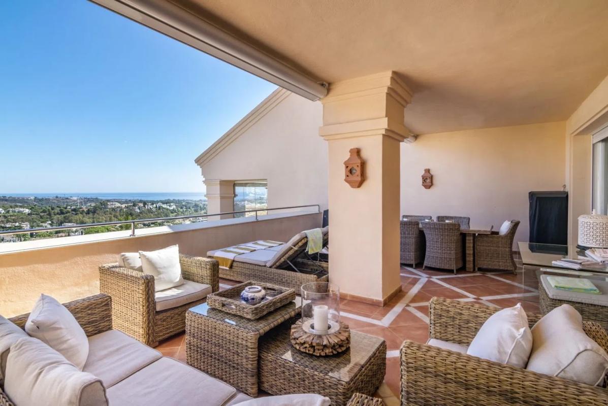 Sprzedaż duplexu w Barrio Los Naranjos, Marbella photo 1