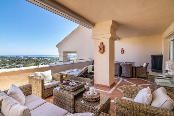 Dupleks na sprzedaż w Barrio Los Naranjos, Marbella photo 1