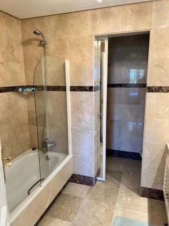 Penthouse for sale in  Barrio La Dama de Noche-La Alzambra, Marbella photo 4