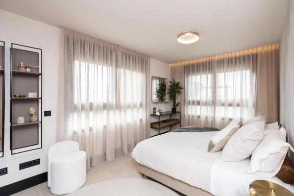 Penthouse for sale in  Barrio Los Naranjos, Marbella photo 2