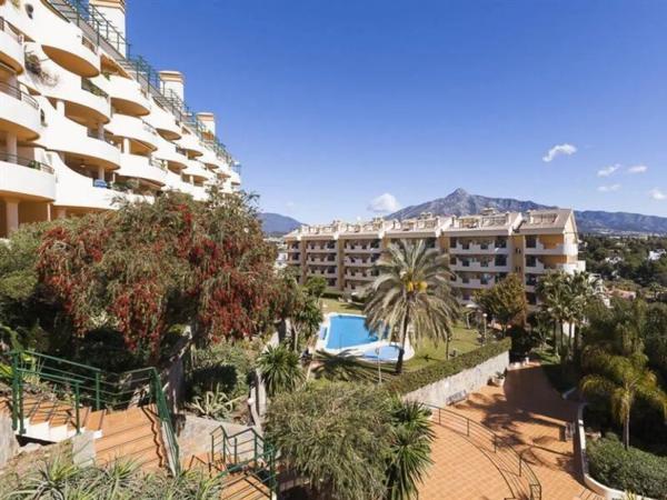 Dupleks na sprzedaż w Barrio Nueva Andalucía, Marbella thumbnail 1