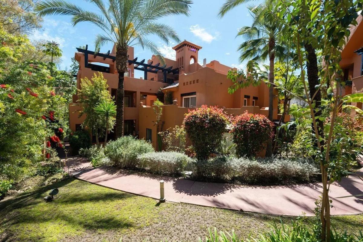 Duplex sale in Barrio Nueva Andalucía, Marbella photo 2