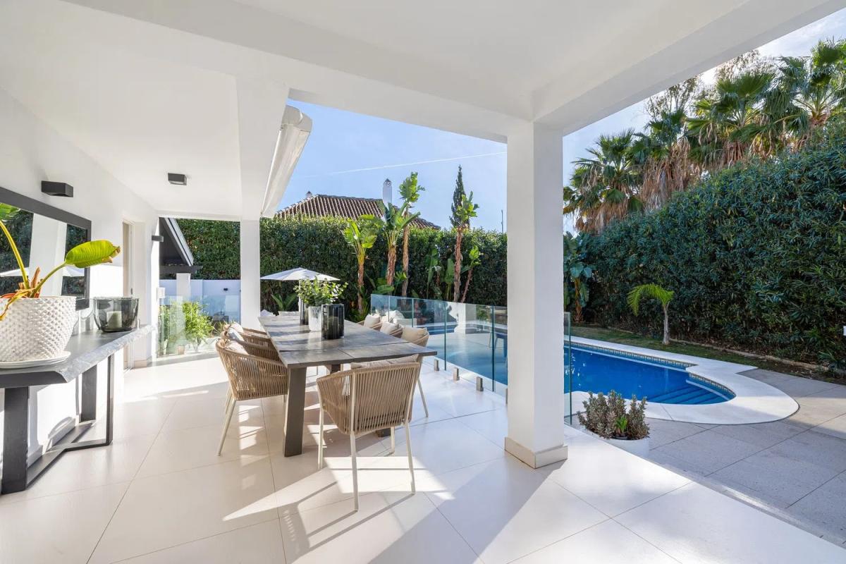 Venta de chalet independiente en Barrio Los Naranjos, Marbella
photo 3