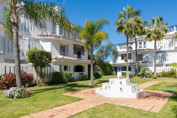 Dupleks na sprzedaż w Barrio La Dama de Noche-La Alzambra, Marbella photo 4
