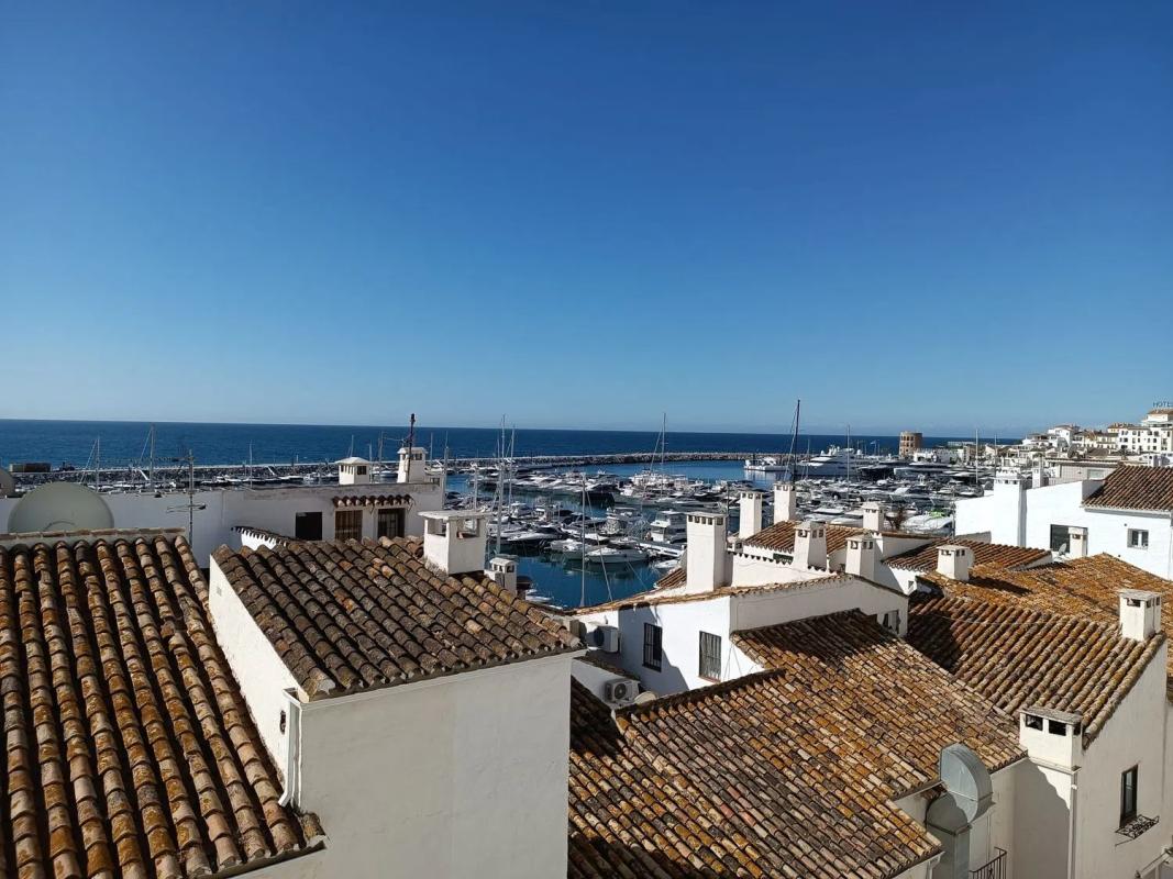 Sprzedaż duplexu w Calle Muelle Ribera s/n, Marbella photo 1