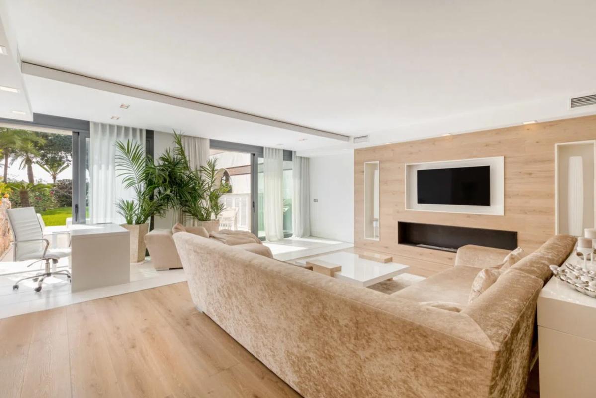 Продажа дуплекса на Avenida Avenue Avenue José Banús, 9, Марбелла photo 2