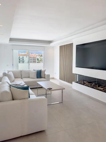 Penthouse for sale in Avenida de Lola Flores, Marbella photo 1