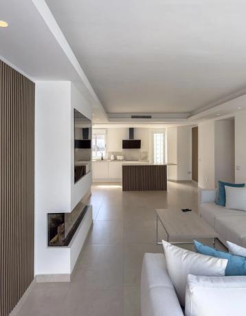 Penthouse for sale in Avenida de Lola Flores, Marbella thumbnail 1