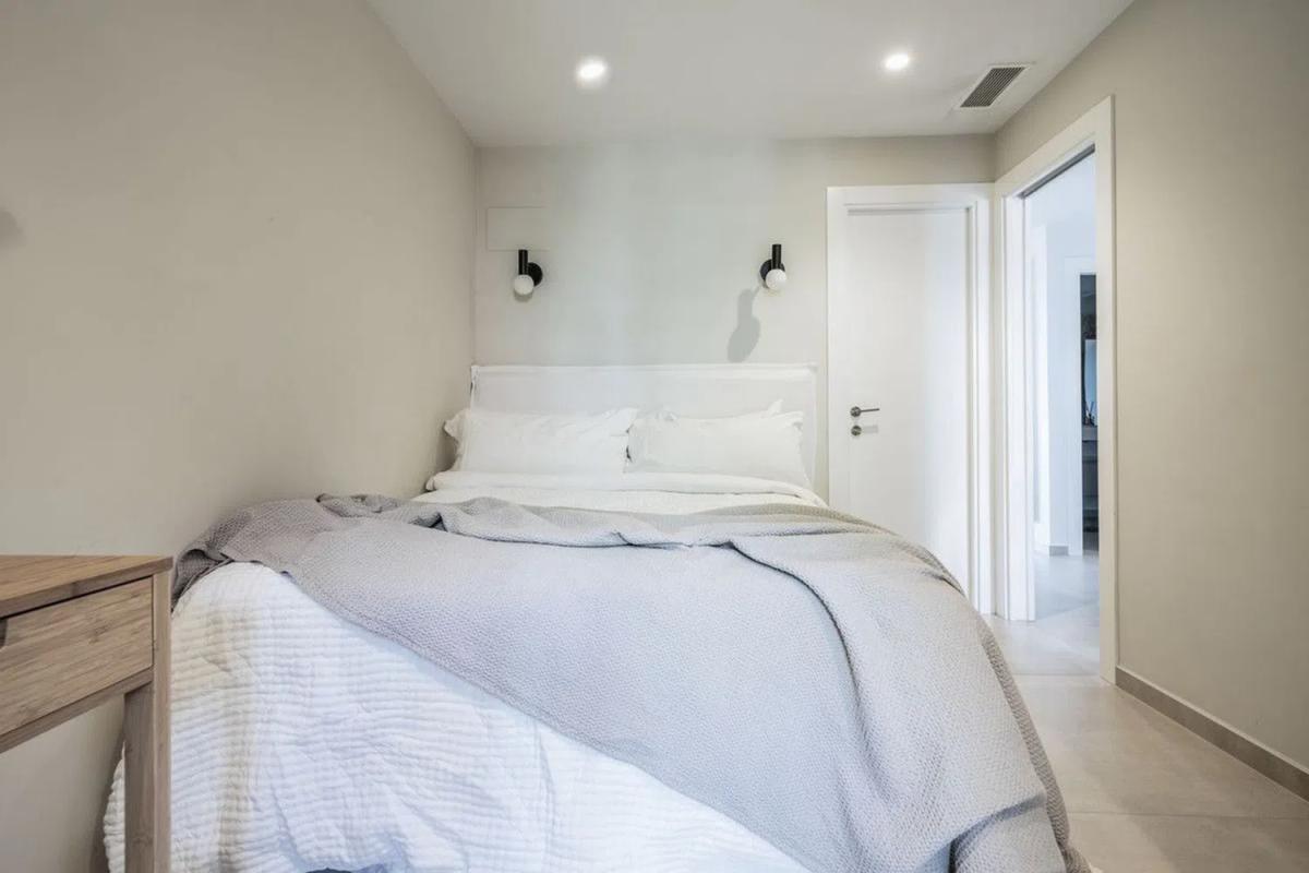 Sale of apartment in Calle 18B Nva Andaluc, Marbella
photo 3