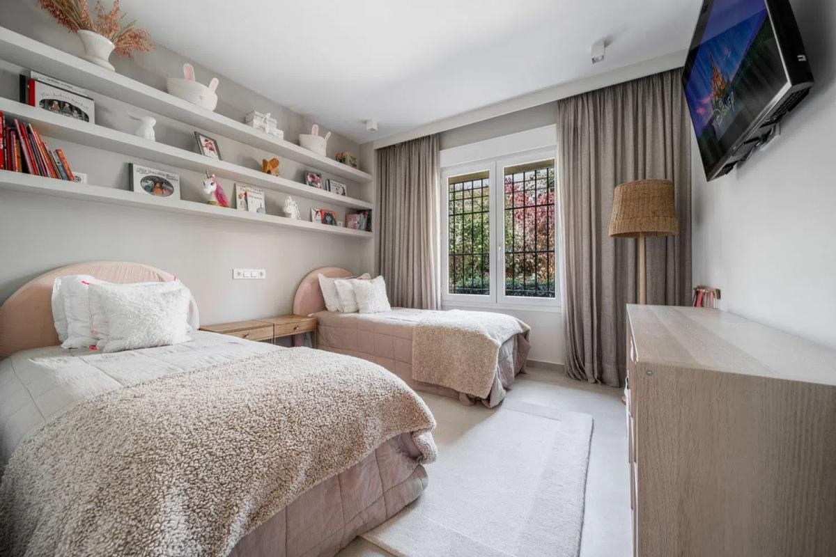 Sale of apartment in Calle 18B Nva Andaluc, Marbella
photo 4