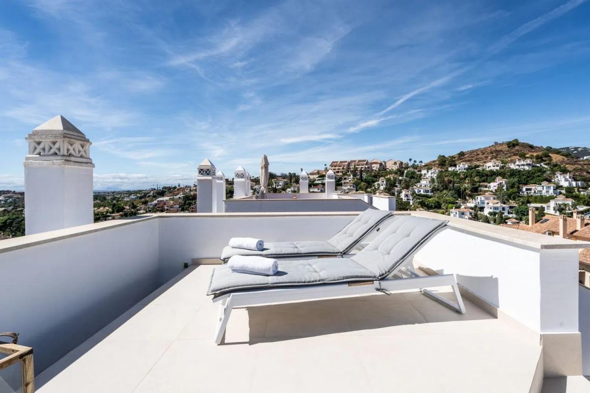 Sprzedaż duplexu w Barrio Los Naranjos, Marbella photo 3