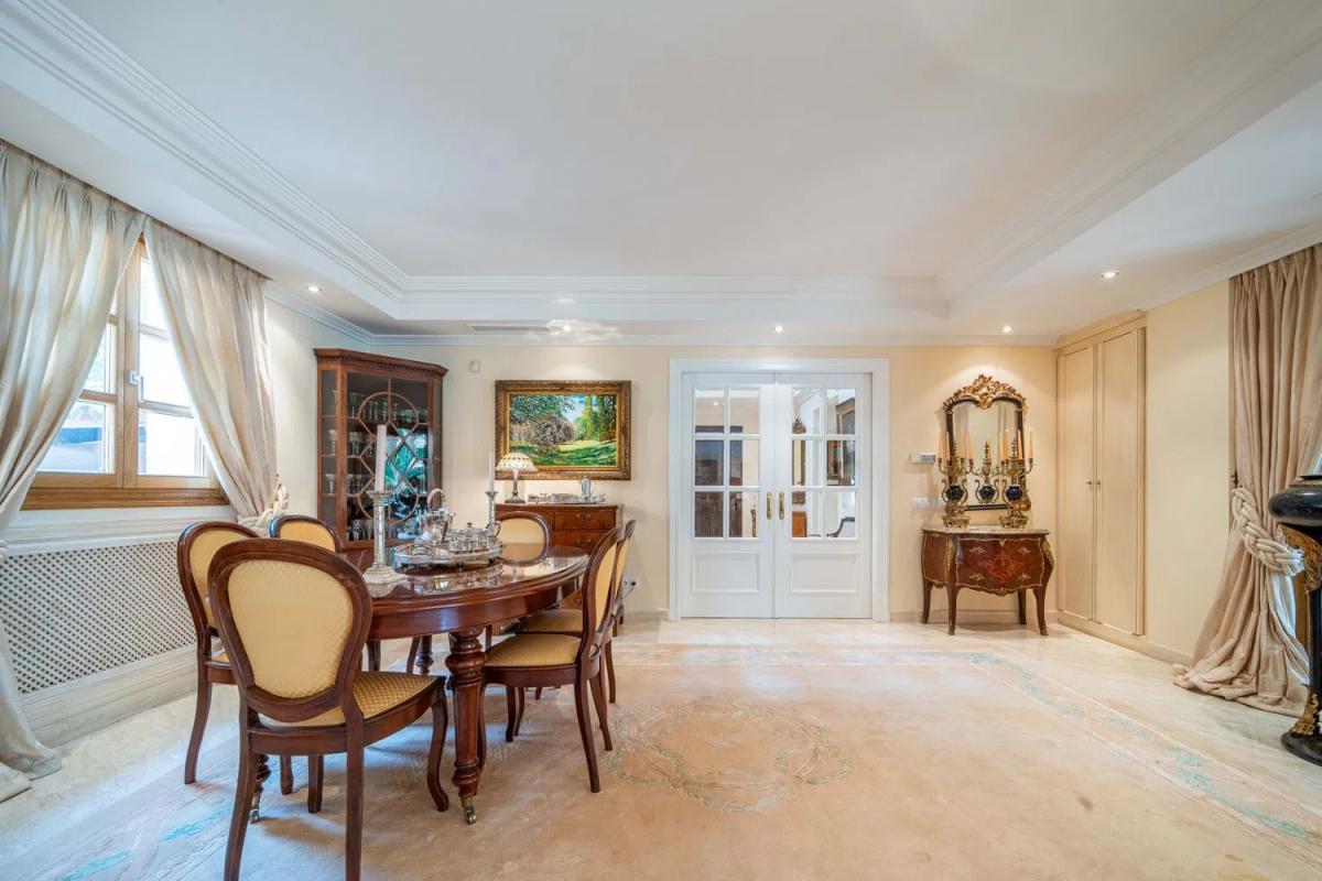 Sprzedaż niezależnego domku jednorodzinnego w  Barrio Las Brisas, Marbella photo 5