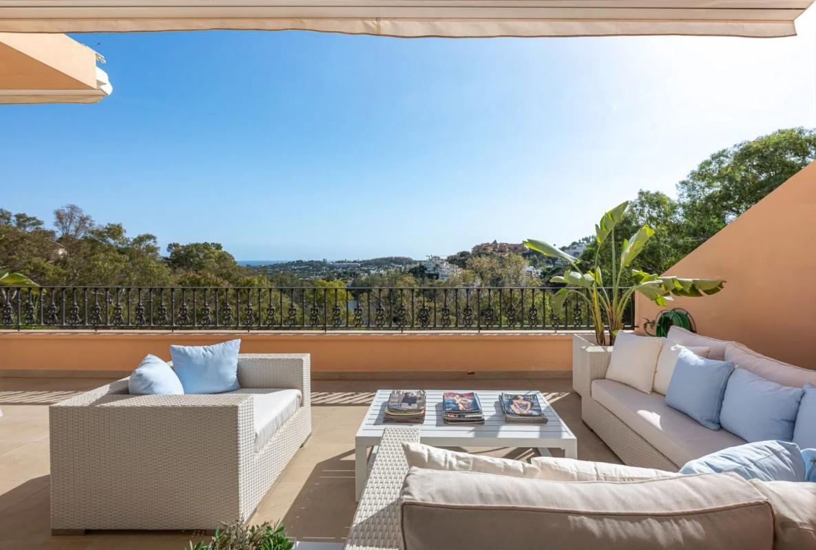 Sprzedaż duplexu w Barrio Los Naranjos, Marbella photo 1